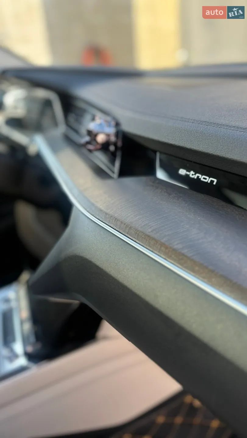 2020 Audi e-tron - мініатюра 7