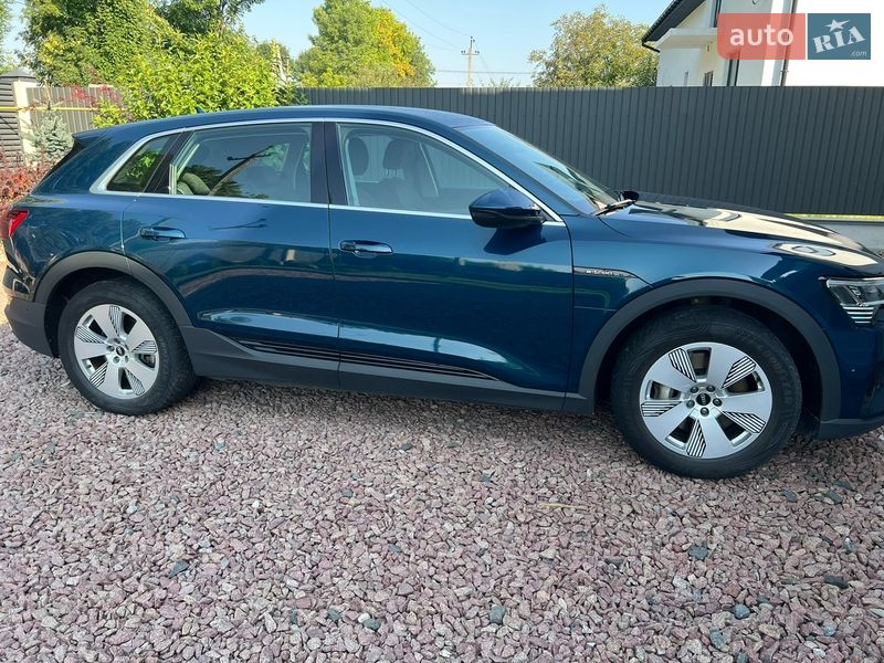 Внедорожник / Кроссовер Audi e-tron 2020 в Городке