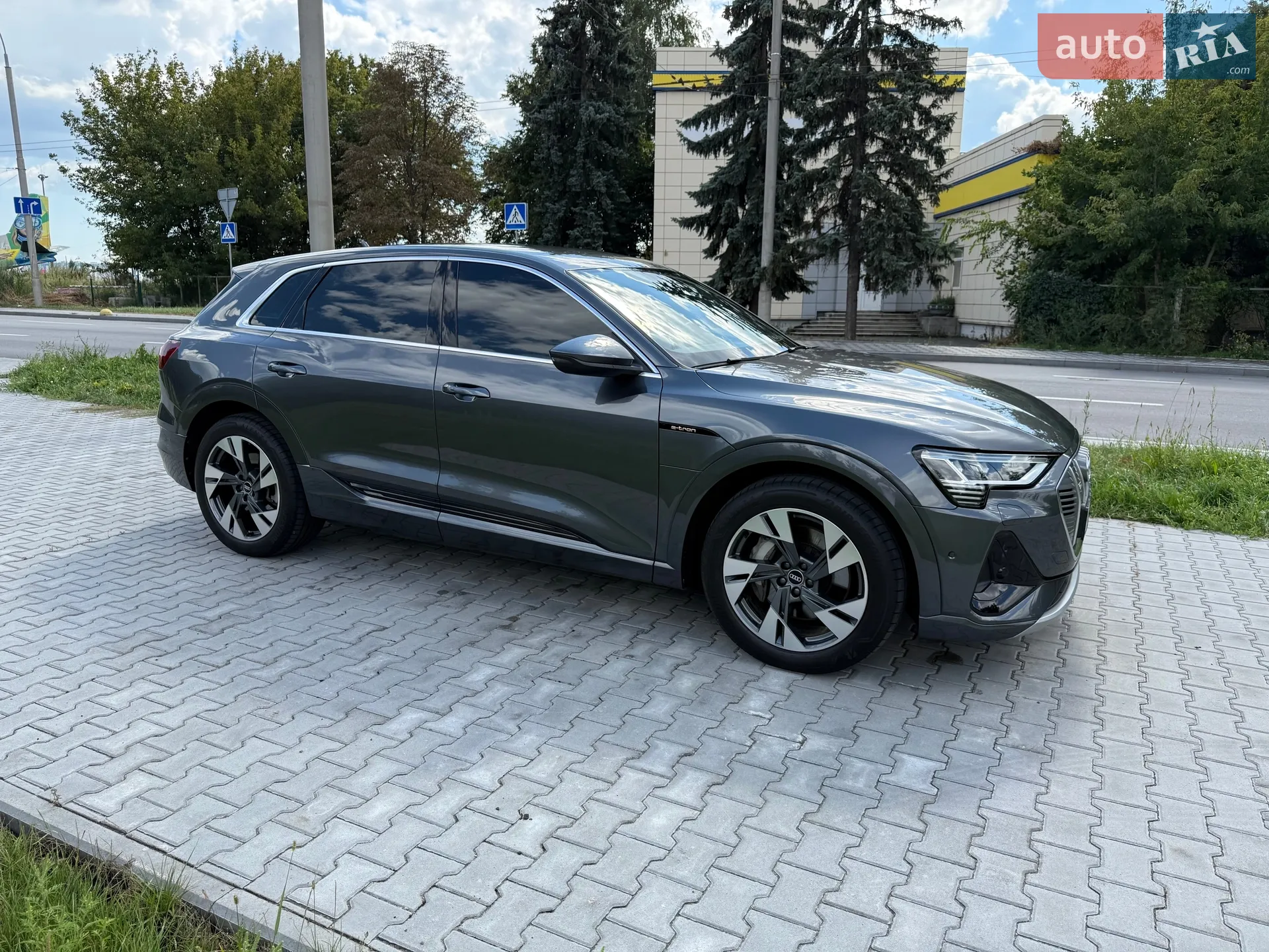 2021 Audi e-tron - мініатюра 20