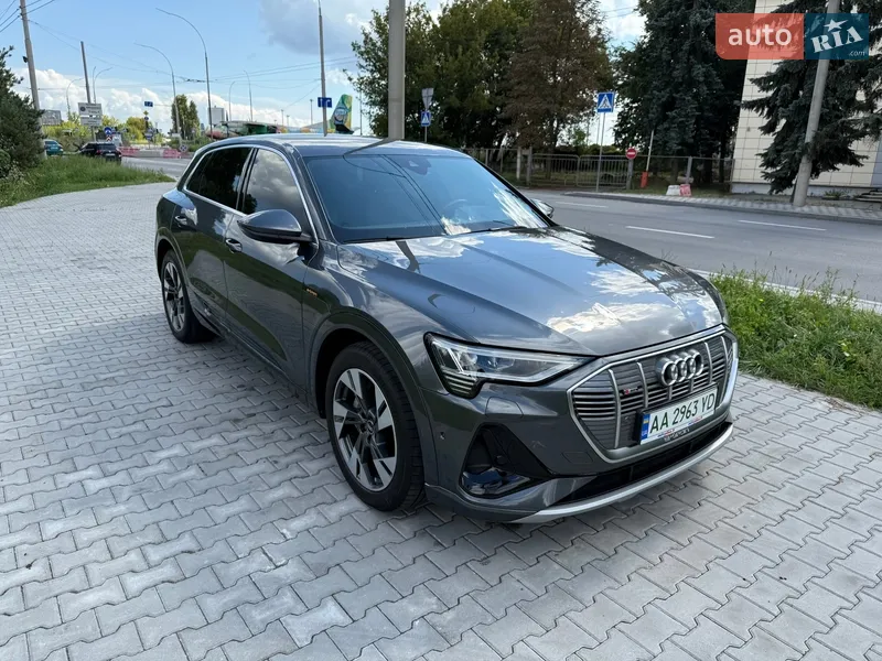 Audi e-tron 2021