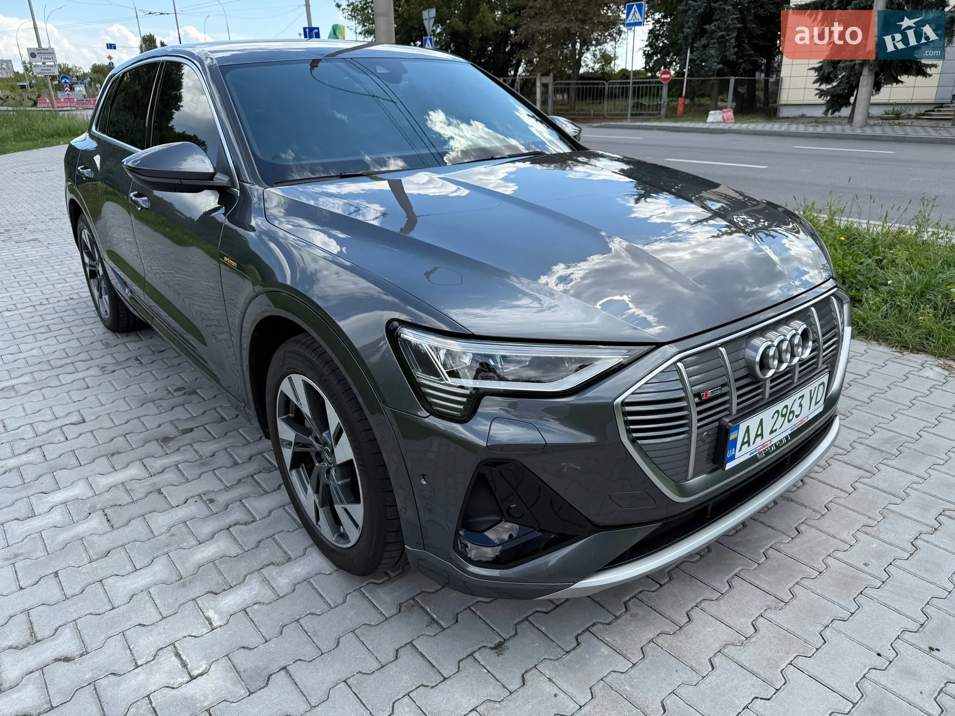 2021 Audi e-tron - мініатюра 3