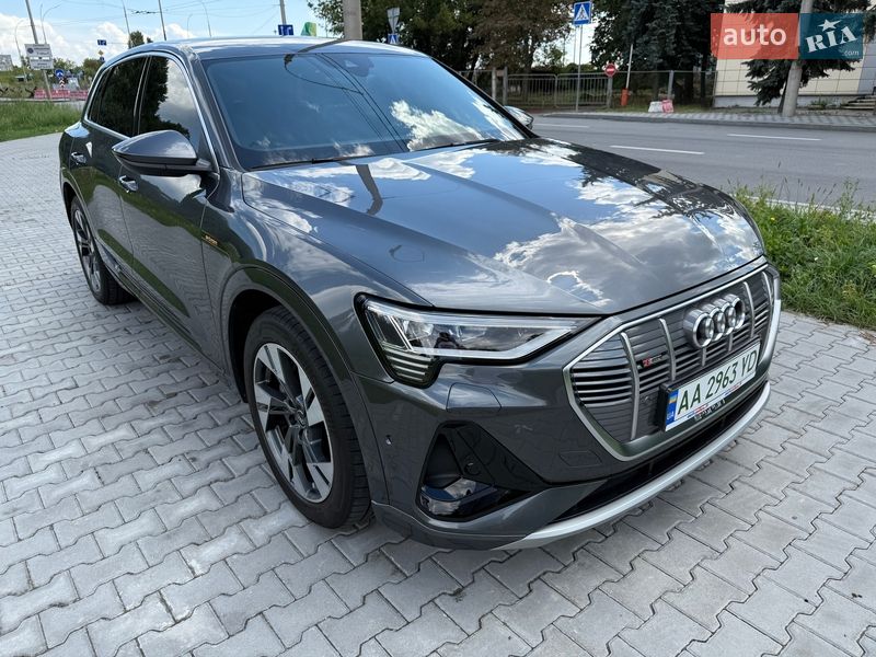 Внедорожник / Кроссовер Audi e-tron 2021 в Киеве