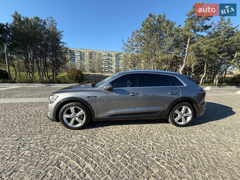 Внедорожник / Кроссовер Audi e-tron 2019 в Днепре