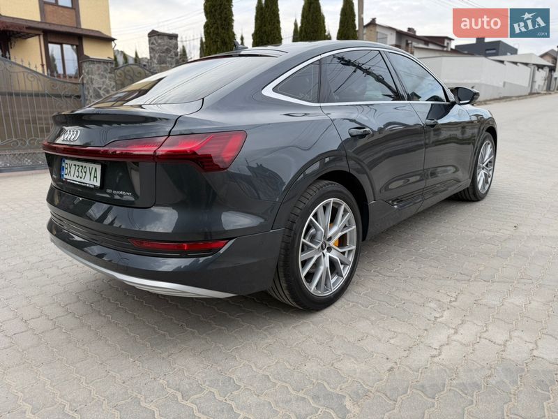 Внедорожник / Кроссовер Audi e-tron 2022 в Хмельницком