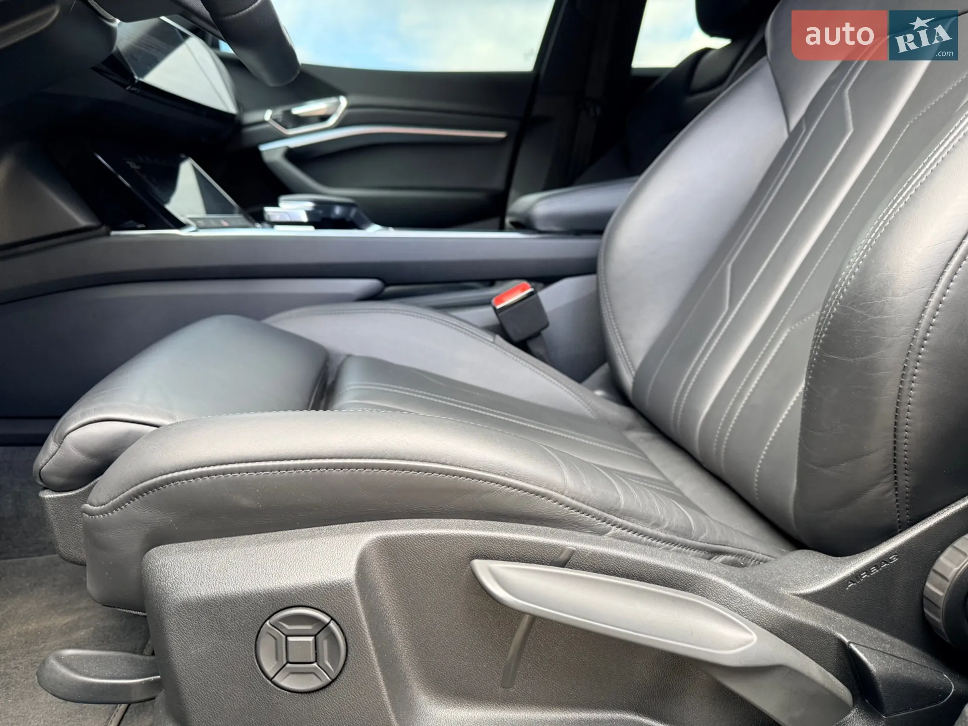 2022 Audi e-tron - мініатюра 31