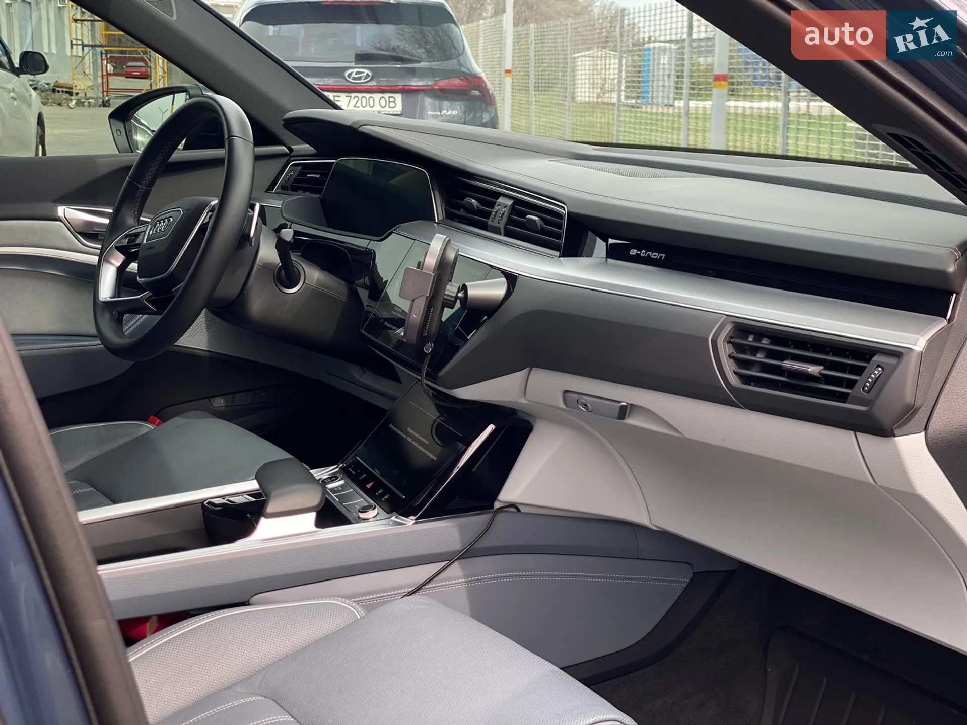 2020 Audi e-tron - мініатюра 10