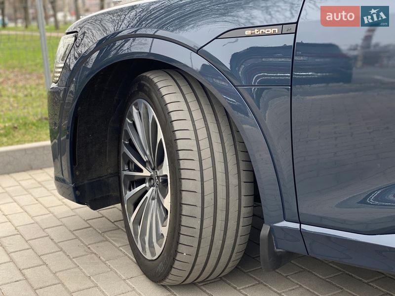 Позашляховик / Кросовер Audi e-tron 2020 в Дніпрі фото 20 Позашляховик / Кросовер Audi e-tron 2020 в Дніпрі