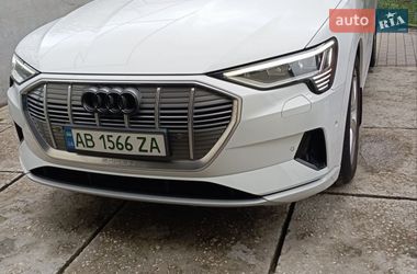 Позашляховик / Кросовер Audi e-tron 2021 в Хмільнику