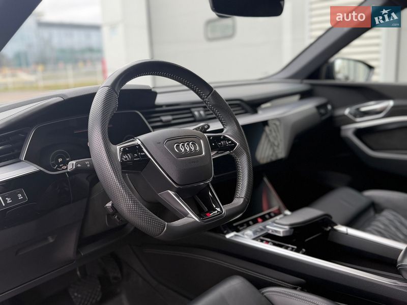 Внедорожник / Кроссовер Audi e-tron 2019 в Киеве