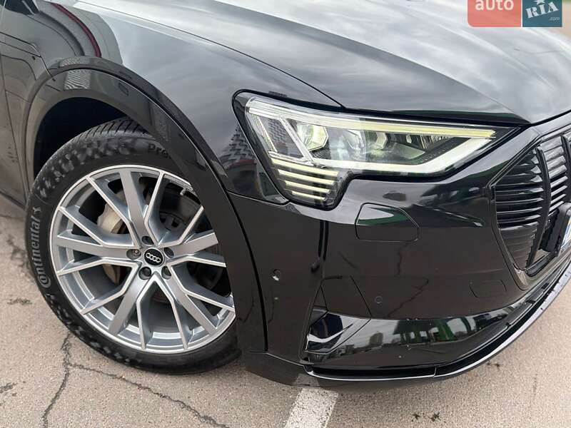 Внедорожник / Кроссовер Audi e-tron 2019 в Киеве