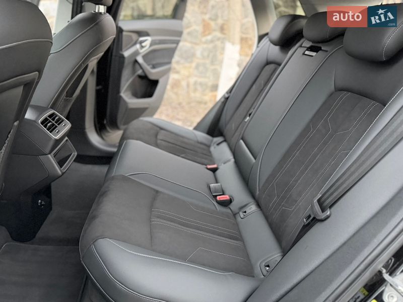 Внедорожник / Кроссовер Audi e-tron 2022 в Хмельницком
