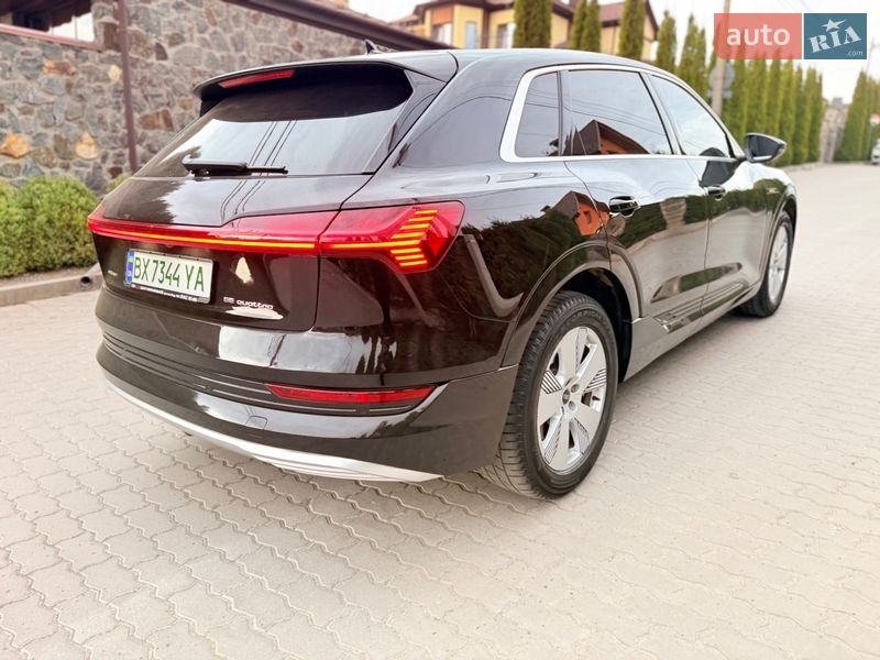 Внедорожник / Кроссовер Audi e-tron 2022 в Хмельницком