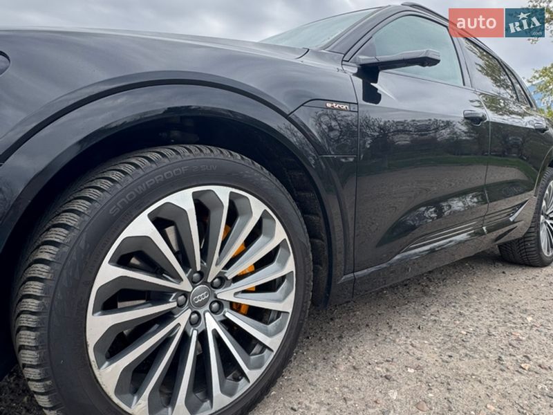 Внедорожник / Кроссовер Audi e-tron 2020 в Ужгороде фото 5 Внедорожник / Кроссовер Audi e-tron 2020 в Ужгороде