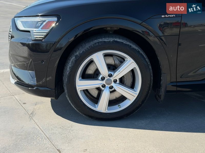 Внедорожник / Кроссовер Audi e-tron 2019 в Киеве