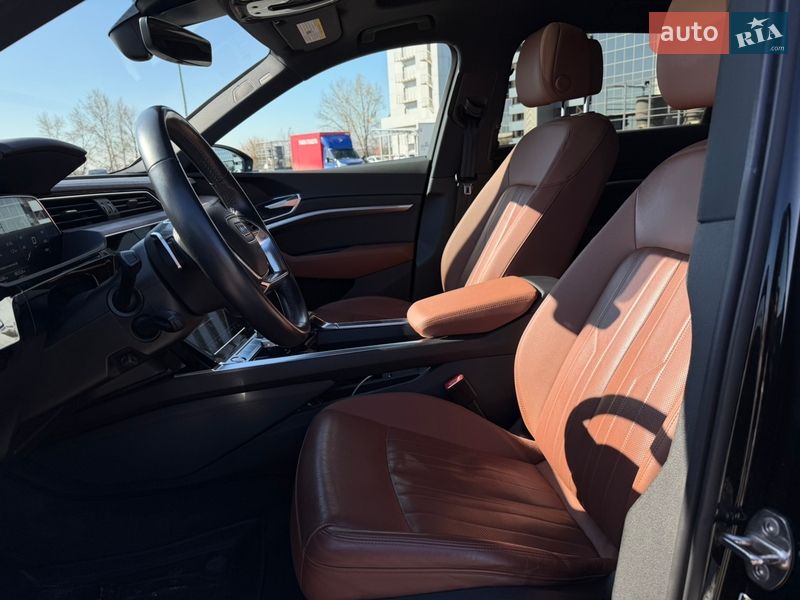 Внедорожник / Кроссовер Audi e-tron 2019 в Киеве
