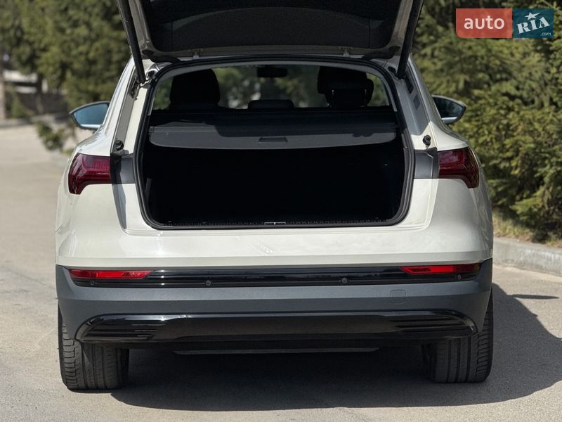 Внедорожник / Кроссовер Audi e-tron 2020 в Тернополе
