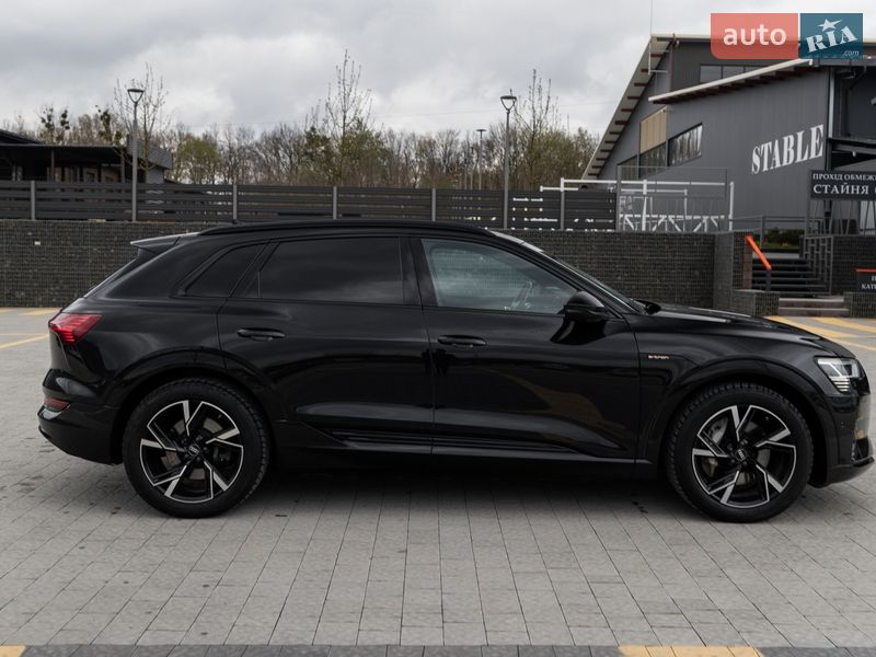 Позашляховик / Кросовер Audi e-tron 2021 в Львові