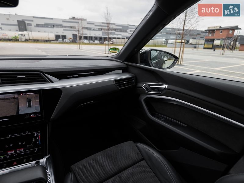 Позашляховик / Кросовер Audi e-tron 2021 в Львові