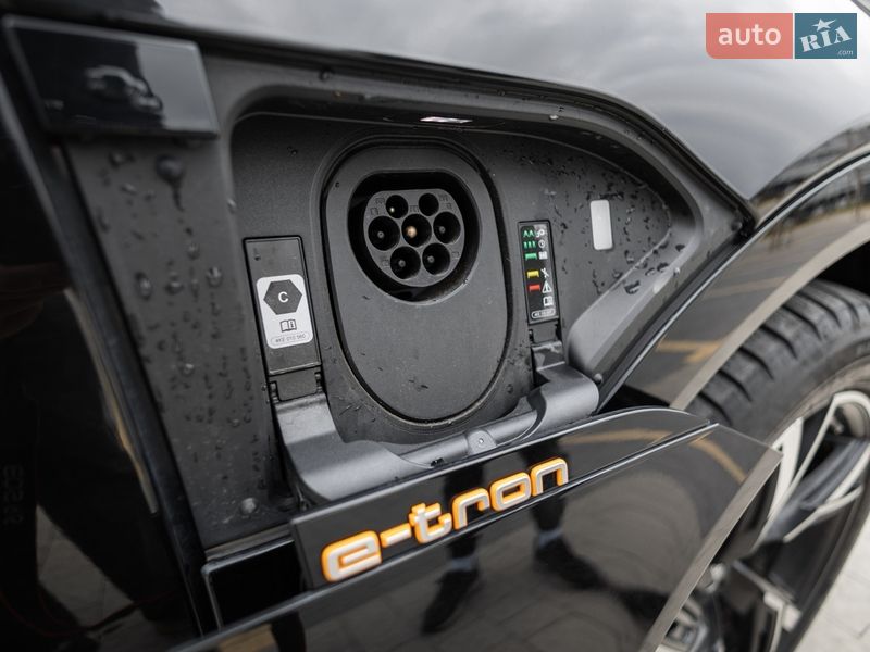 Позашляховик / Кросовер Audi e-tron 2021 в Львові