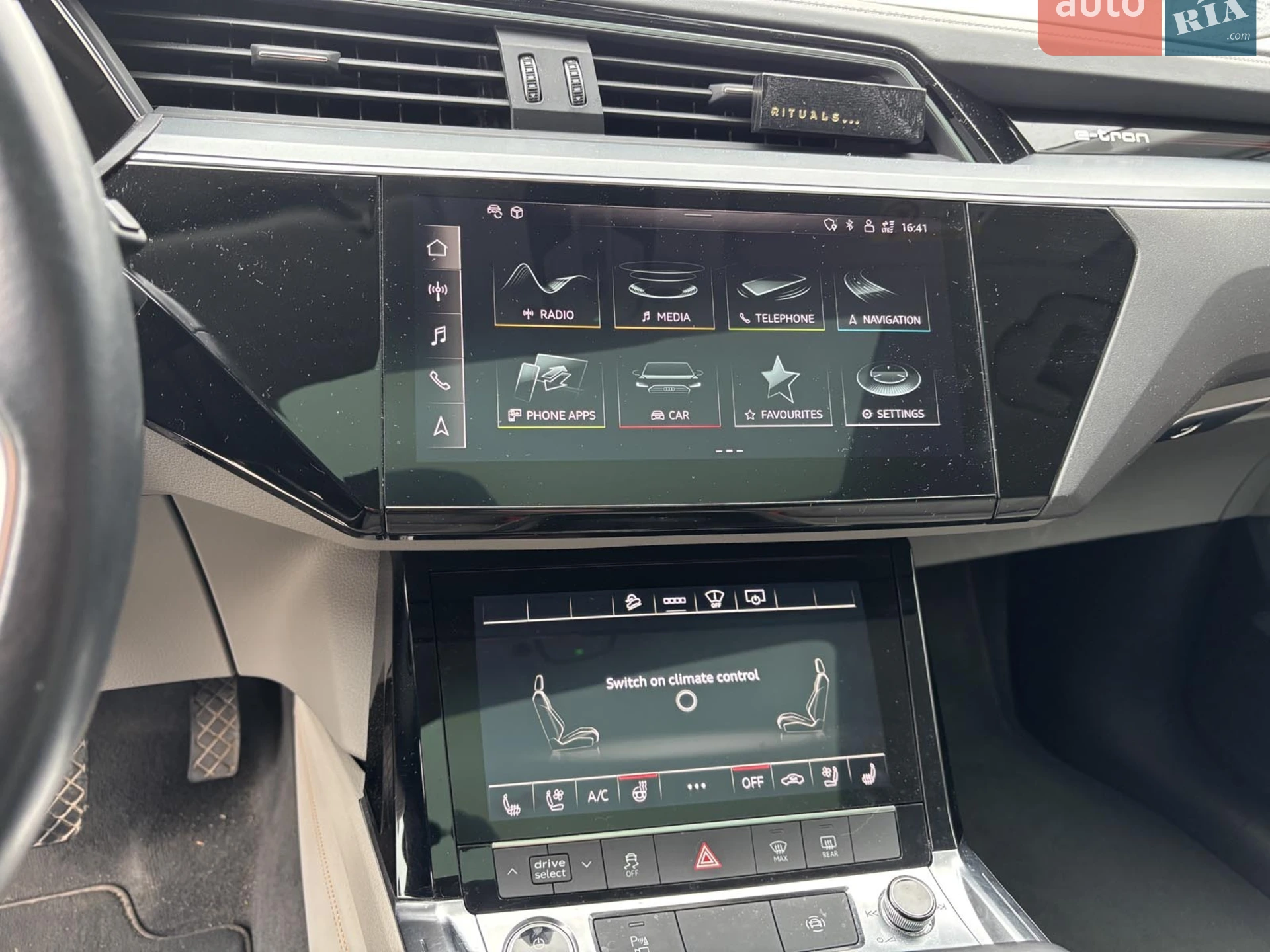 2021 Audi e-tron - мініатюра 27