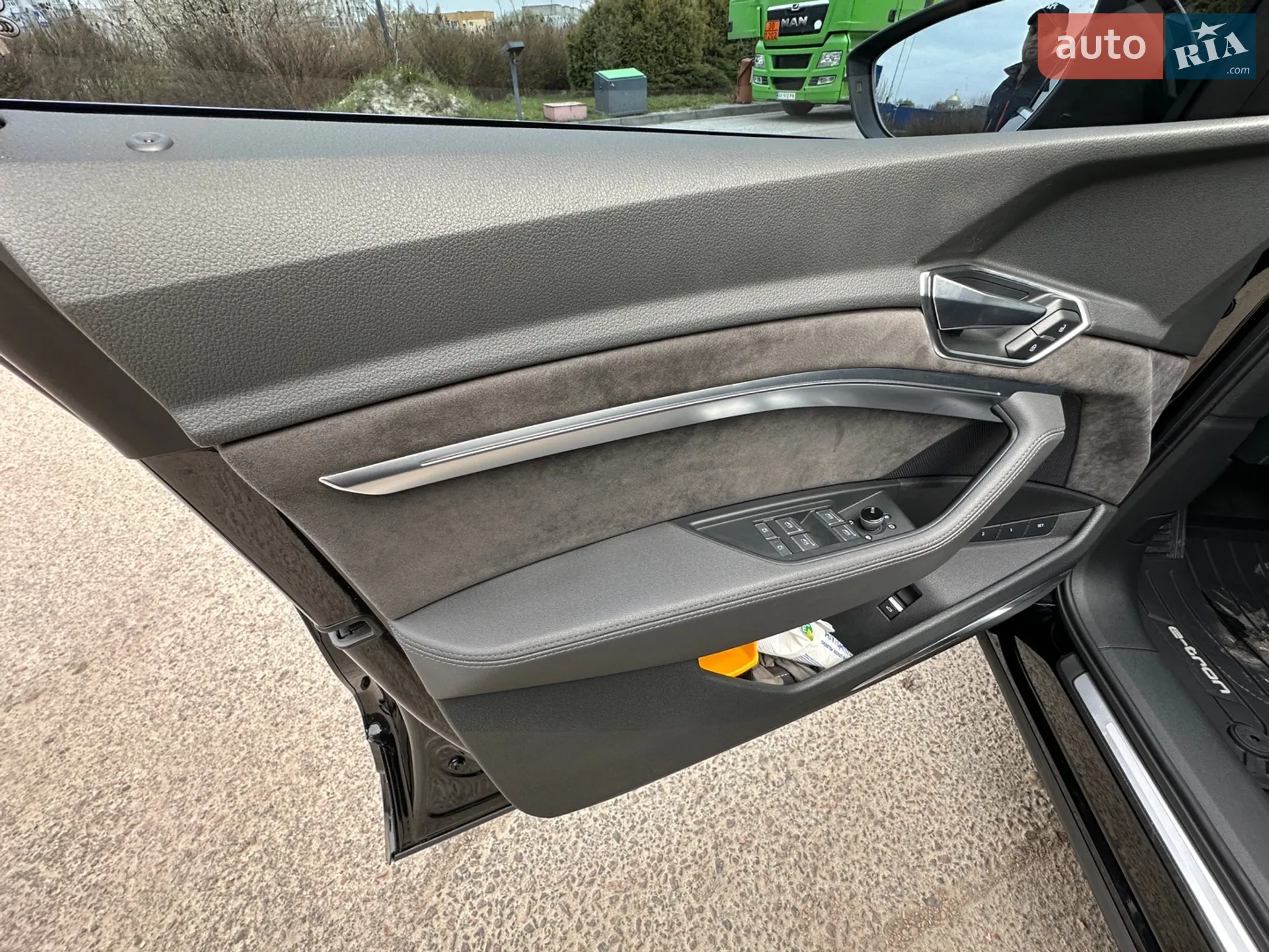 2019 Audi e-tron - мініатюра 27