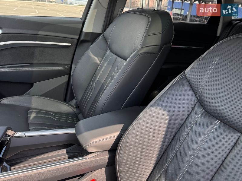 Внедорожник / Кроссовер Audi e-tron 2019 в Киеве