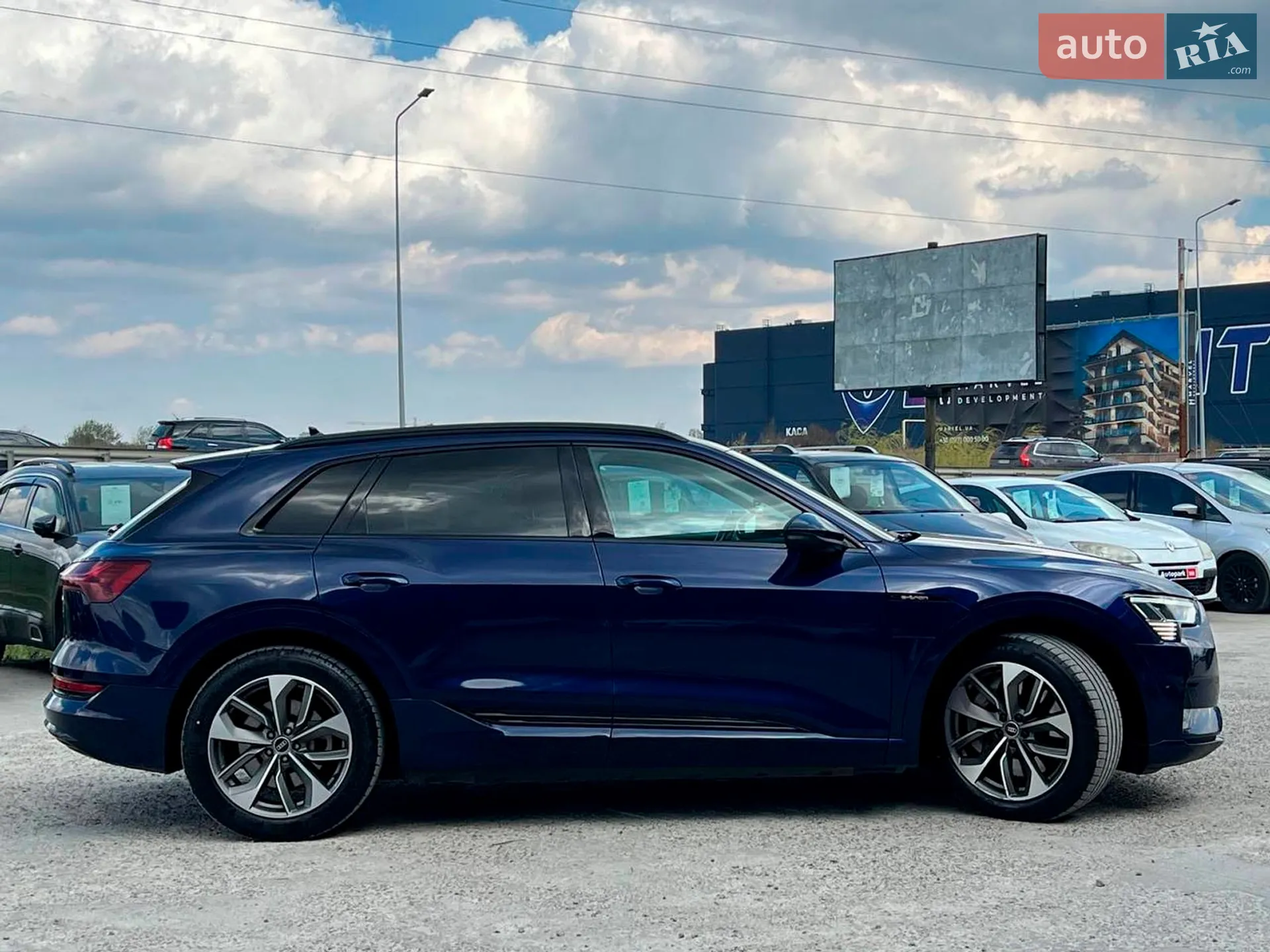 2021 Audi e-tron - мініатюра 11