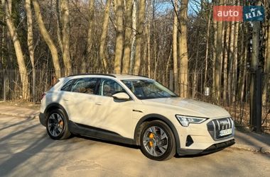 Внедорожник / Кроссовер Audi e-tron 2019 в Киеве