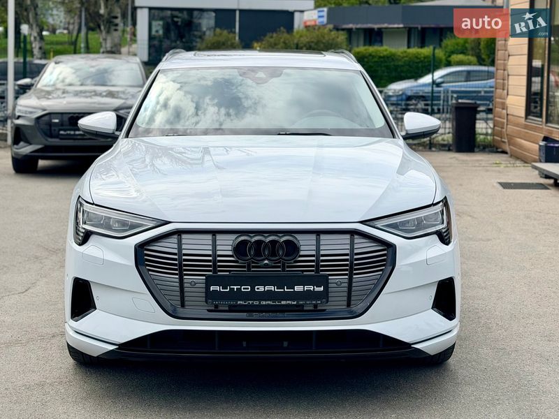 Внедорожник / Кроссовер Audi e-tron 2021 в Киеве