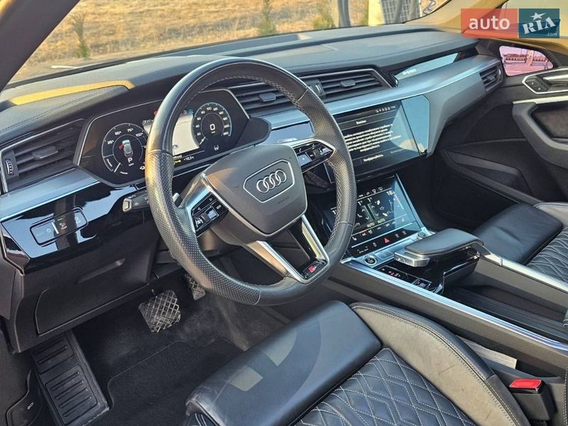 Внедорожник / Кроссовер Audi e-tron 2021 в Радехове