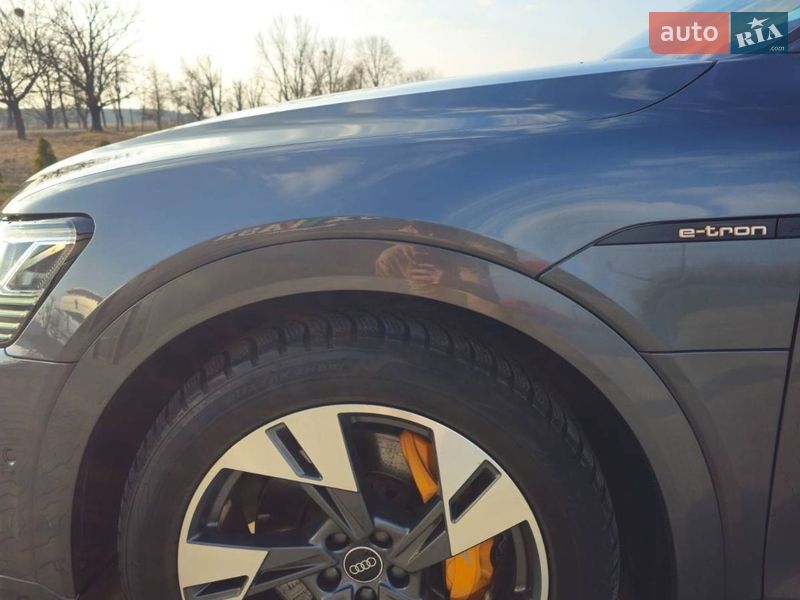 Внедорожник / Кроссовер Audi e-tron 2021 в Радехове