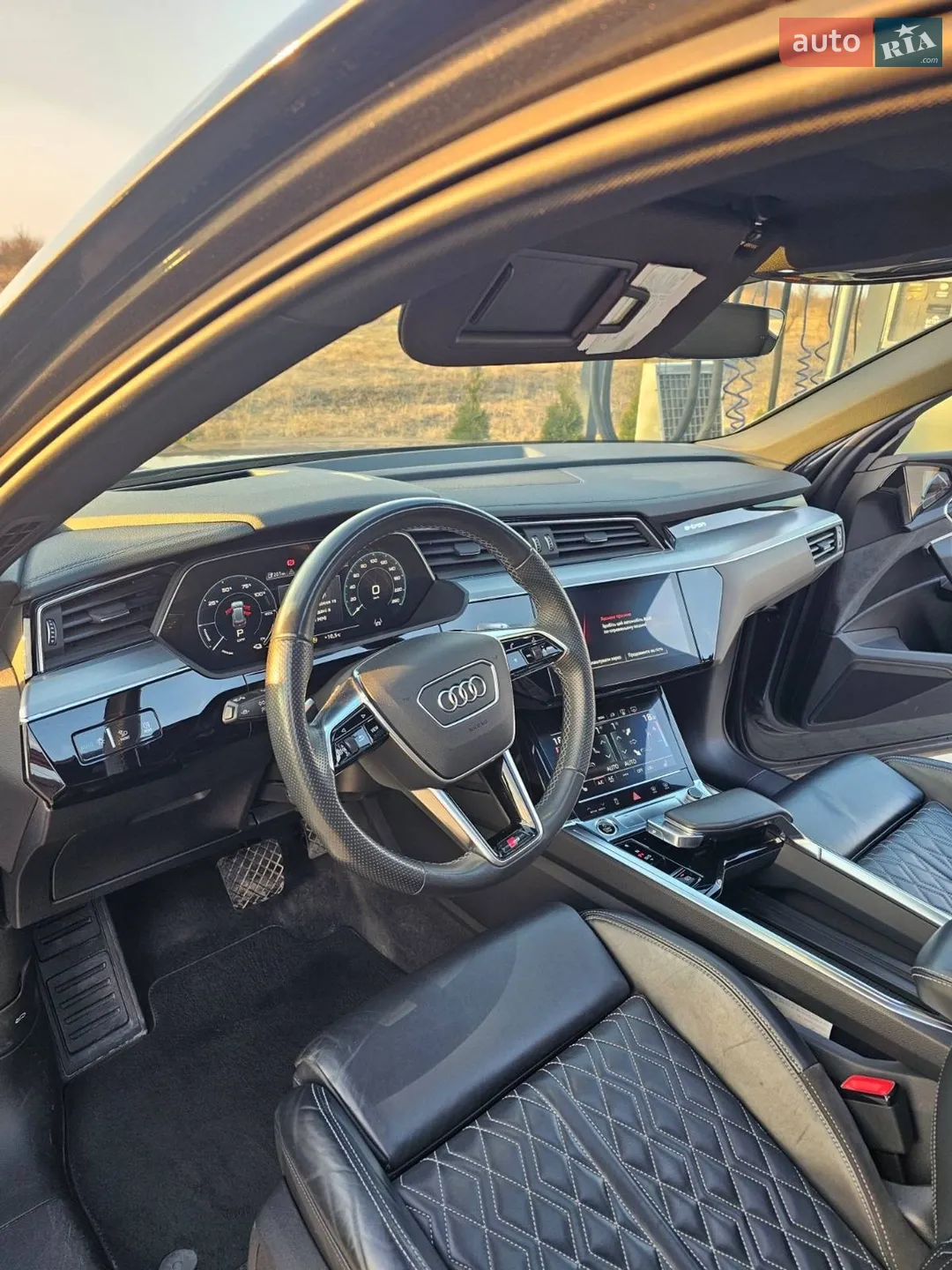 2021 Audi e-tron - мініатюра 21