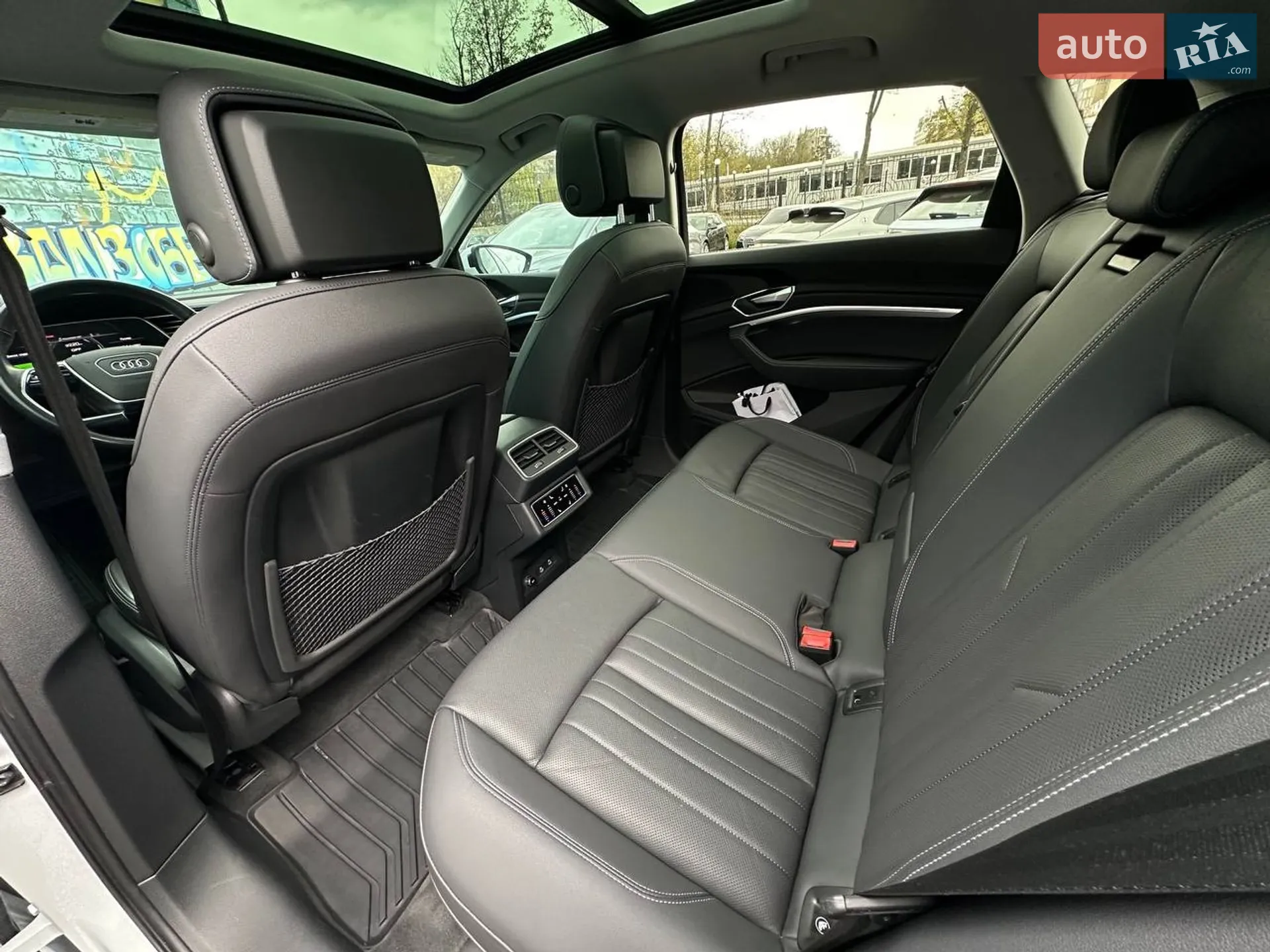 2022 Audi e-tron - мініатюра 28