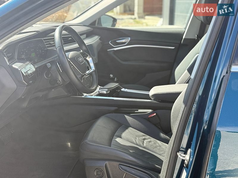 Внедорожник / Кроссовер Audi e-tron 2021 в Городке
