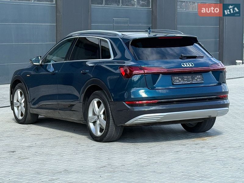 Внедорожник / Кроссовер Audi e-tron 2021 в Городке