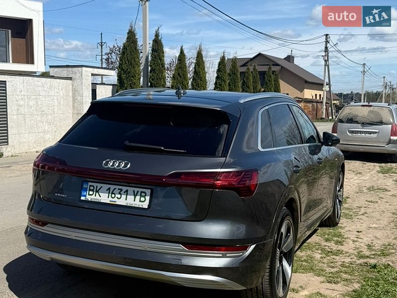 Внедорожник / Кроссовер Audi e-tron 2019 в Луцке