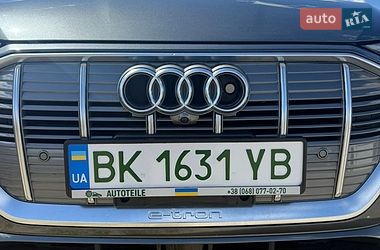 Внедорожник / Кроссовер Audi e-tron 2019 в Луцке