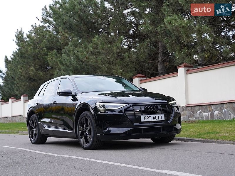 Внедорожник / Кроссовер Audi e-tron 2022 в Киеве