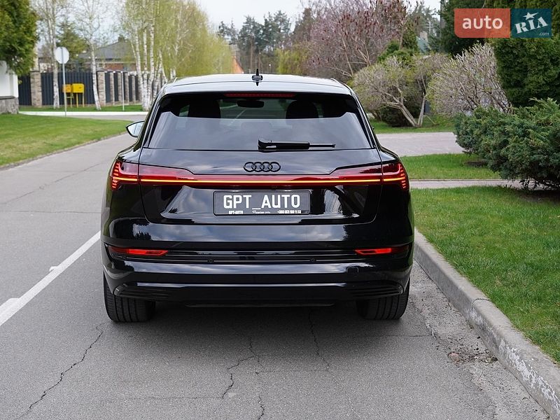 Внедорожник / Кроссовер Audi e-tron 2022 в Киеве