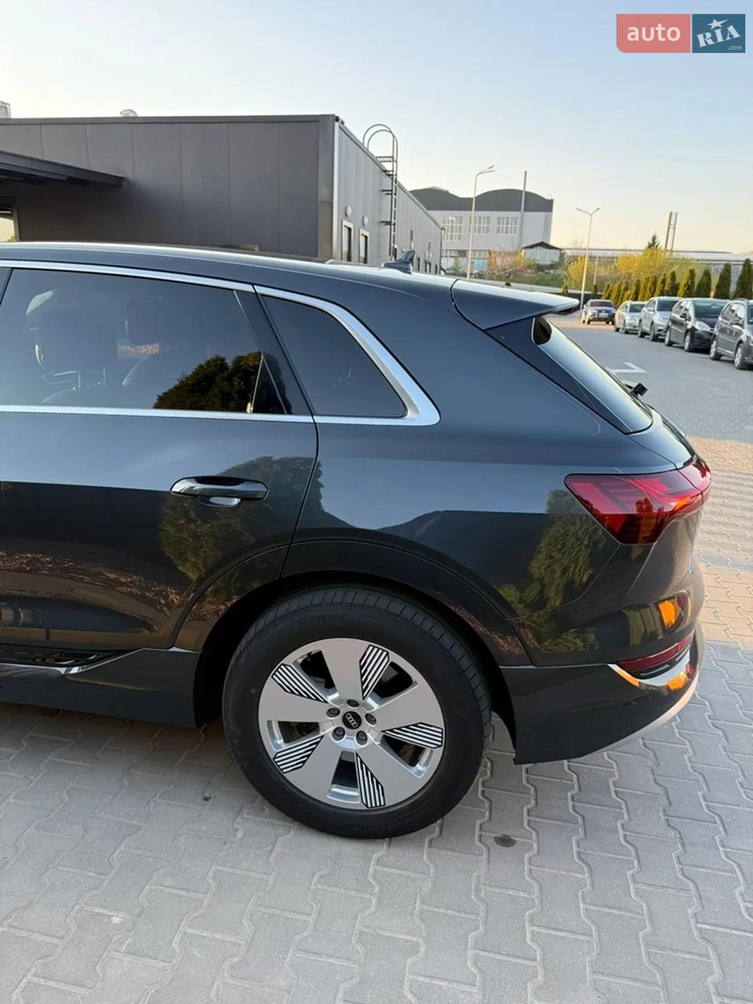 2019 Audi e-tron - мініатюра 12