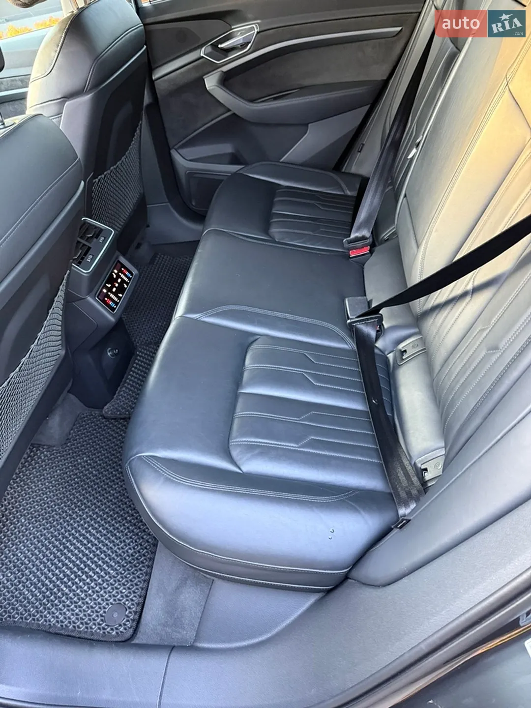 2019 Audi e-tron - мініатюра 36