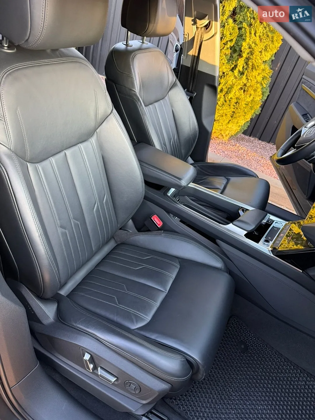 2019 Audi e-tron - мініатюра 42