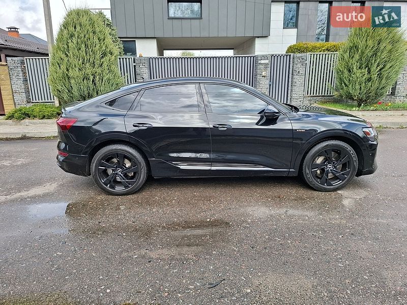 Внедорожник / Кроссовер Audi e-tron 2021 в Киеве