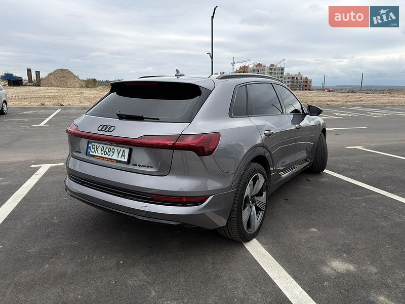 Внедорожник / Кроссовер Audi e-tron 2019 в Ровно