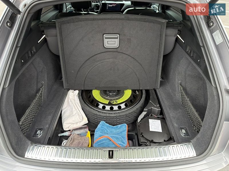 Внедорожник / Кроссовер Audi e-tron 2019 в Ровно