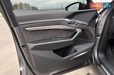 Внедорожник / Кроссовер Audi e-tron 2019 в Ровно