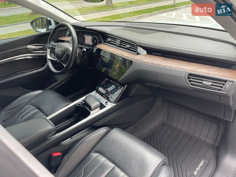Внедорожник / Кроссовер Audi e-tron 2019 в Ровно