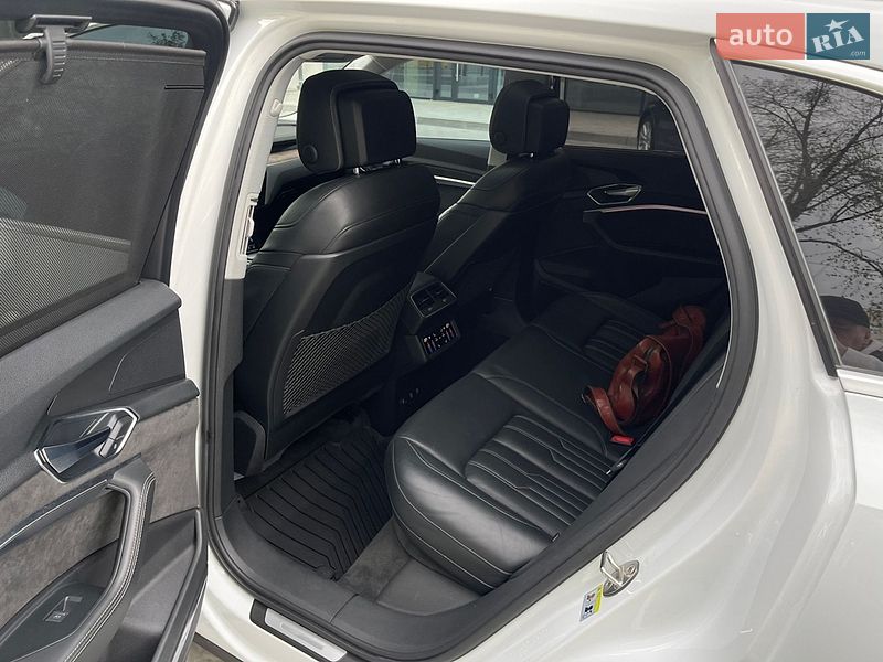 Внедорожник / Кроссовер Audi e-tron 2019 в Ровно
