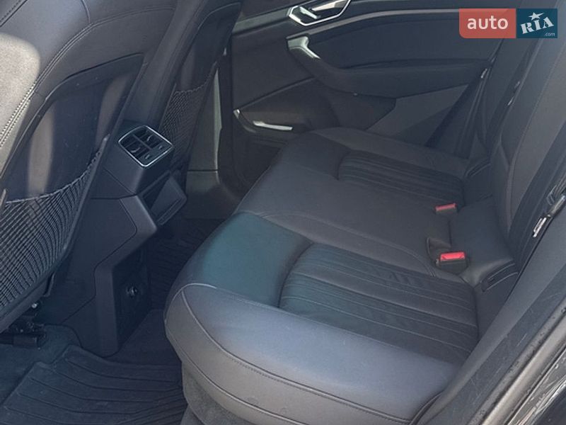 Внедорожник / Кроссовер Audi e-tron 2019 в Ровно