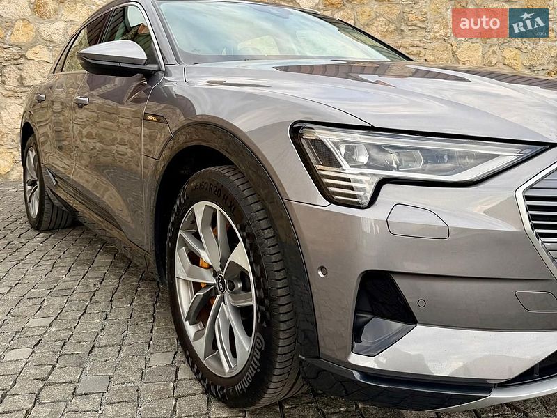 Внедорожник / Кроссовер Audi e-tron 2021 в Ровно